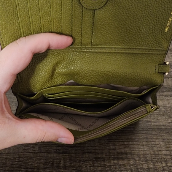 Michael Kors Phone Crossbody/Wallet (Pistachio) Color - Picture 4 of 9